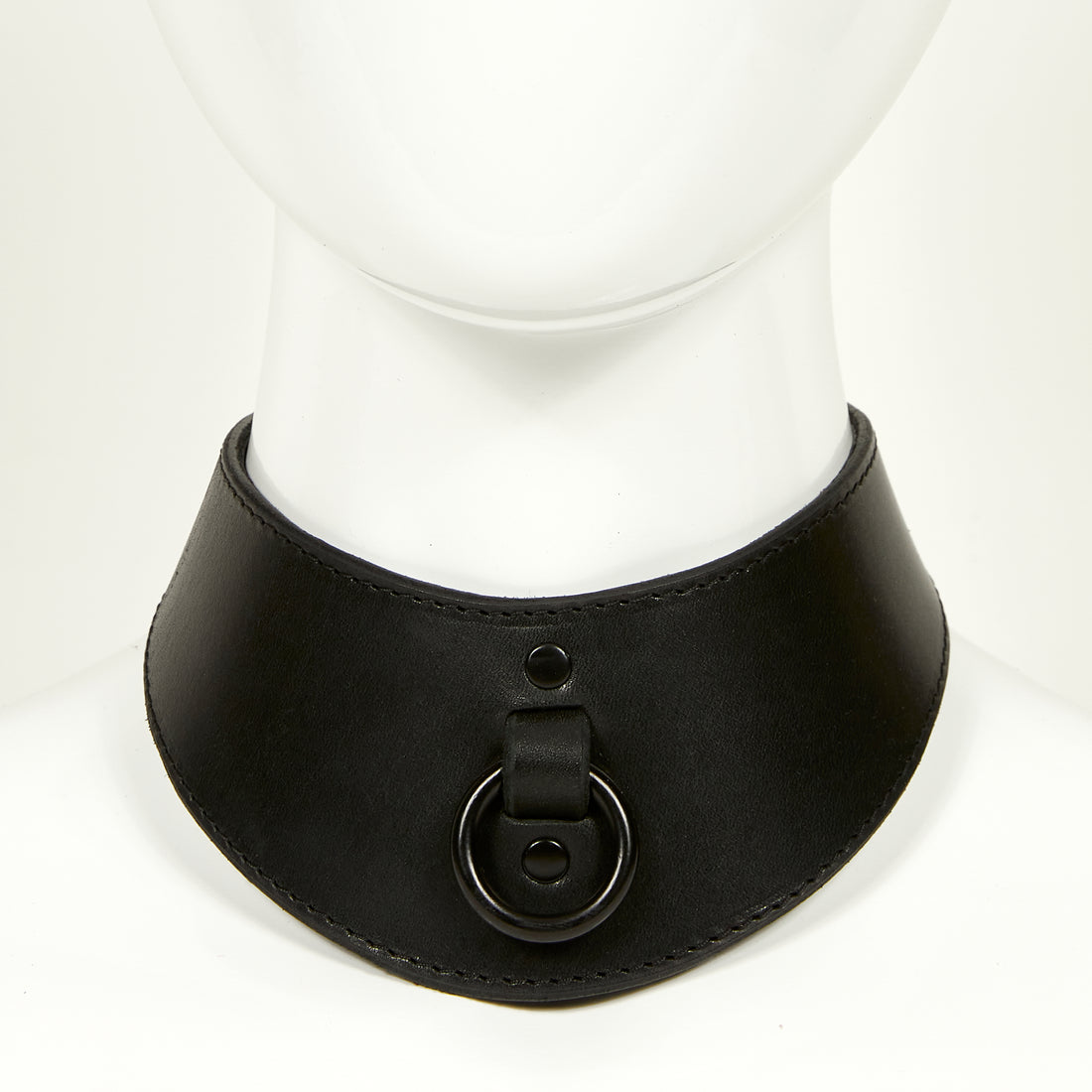 Naomi collar BLACK front