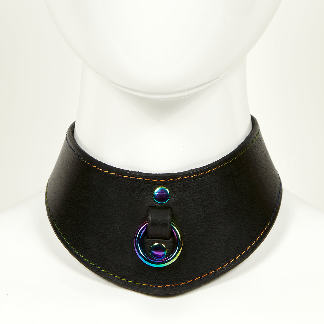 Naomi collar rainbow front