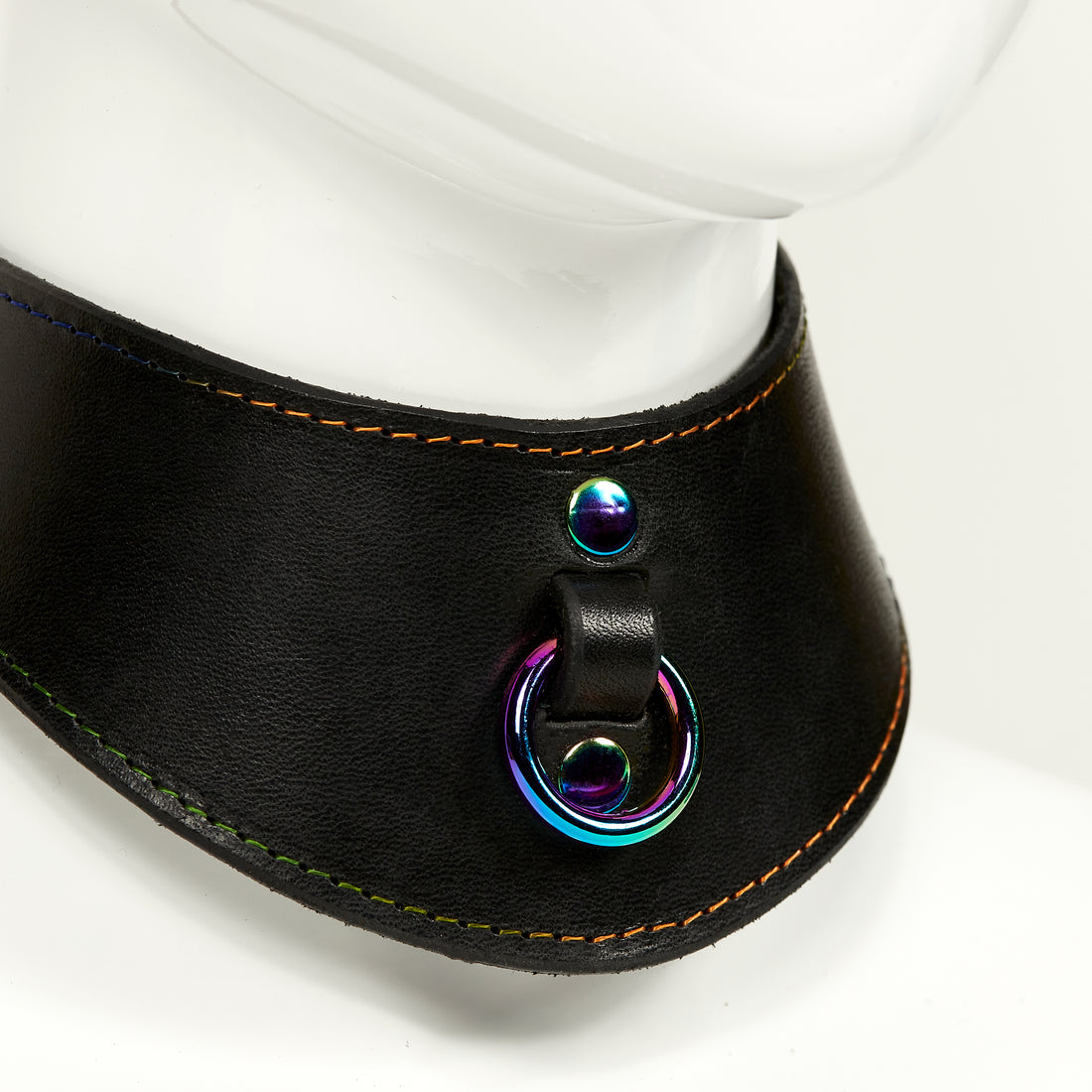 Naomi collar rainbow